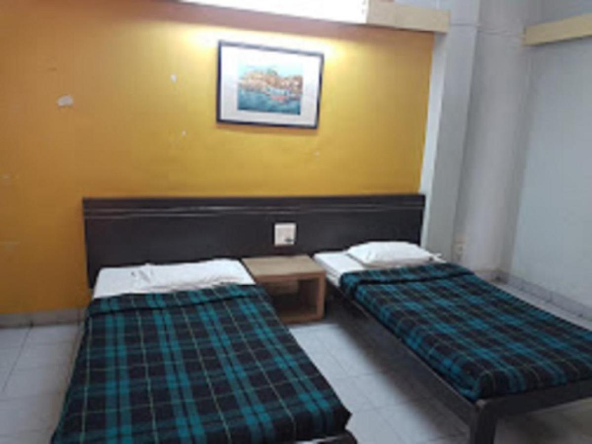 Hotel Abhishek ,ناسيك المظهر الخارجي الصورة